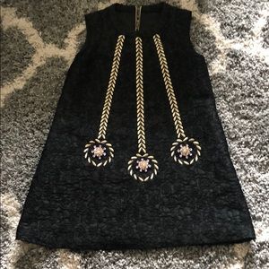 Black sleeveless dress